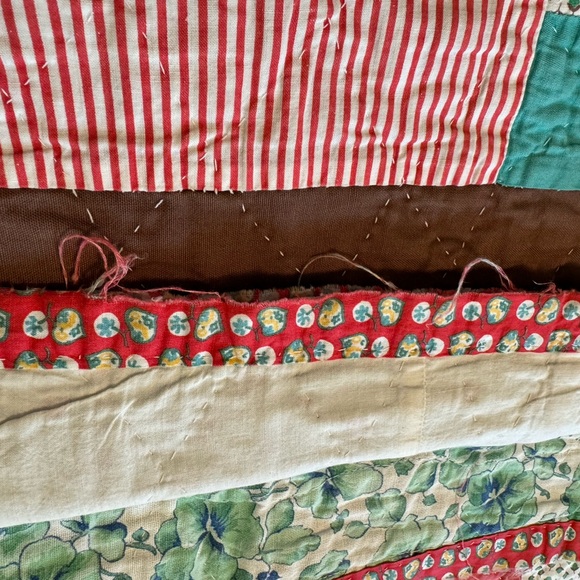 Antique handmade quilt 78 x 46 - Picture 3 of 6